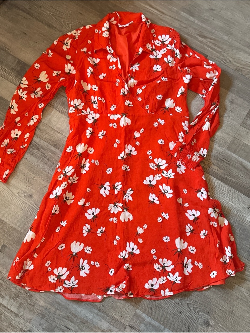 On-34th Red Floral Long Sleeve V-Neck Dress size 6